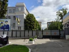 В Харькове призывника заковали в наручники и отвезли на сборный пункт. В военкомате опровергают