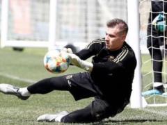 Реал заявил Лунина на сезон под 25-м номером