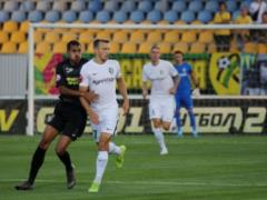  Александрия  в матче с двумя удалениями одержала первую победу в сезоне