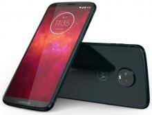 Смартфон Moto Z3: зачем платить больше?