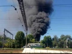 В Харькове спасатели ликвидируют масштабный пожар на складах