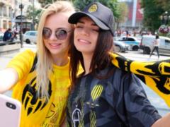  Не поїду до бабулі, придумай щось краще , – Рух вновь приглашает на футбол интересным видео