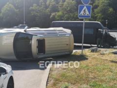 В Киеве произошло ДТП с опрокидыванием