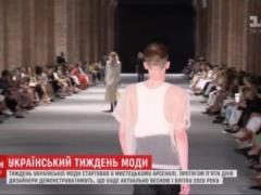 Дизайнеры рассказали, какие вещи из летнего гардероба стоит оставить на следующий год
