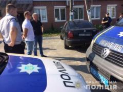 Под Киевом полиция выявила труп в автомобиле с оружием
