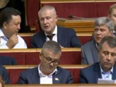 ВРУ направила в КС законопроект о сокращении состава парламента