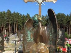 Под Харьковом мужчина украл 70 килограммовый памятник с кладбища