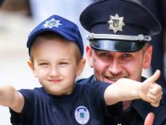 Как за год вырос авторитет полиции в Украине (инфографика)