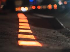 В Киеве на ВДНГ установили световую разметку с LED-брусчаткой