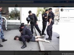В Москве оштрафован дизайнер, которому полицейские сломали ногу