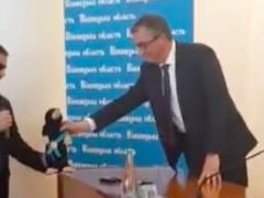 Зеленскому выписали удостоверение УОС