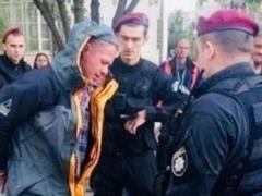 Неравнодушные киевляне поймали иностранного эксгибициониста