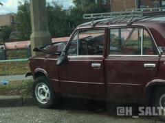 В Харькове пьяный водитель уснул за рулем и врезался в столб