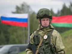 Беларусь отказалась размещать у себя российскую военную базу