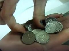 Куда несут деньги жители Донецка и Луганска?