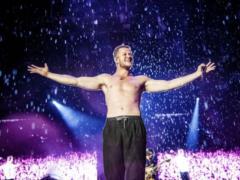 Солист Imagine Dragons Рейнольдс стал отцом в четвертый раз и показал фото малыша