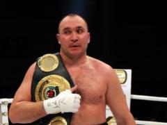Усик сразится с 42-летним российским боксером