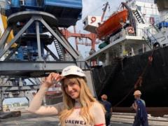 Леся Никитюк вспомнила, как в начале карьеры носила чай Насте Каменских