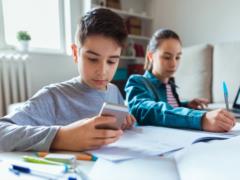 Киевская школа сделала смартфоны неотъемлемой частью учебного процесса