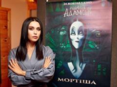 Людмила Барбир озвучила Мортишу в мультфильме  Семейка Адамсов 