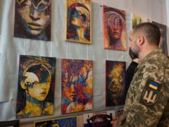 В Харькове открылась выставка  Фейерверк чувств  от пехотинца