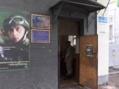 Мелитопольский военкомат охранял абсолютно пьяный  качественно отобранный  солдат