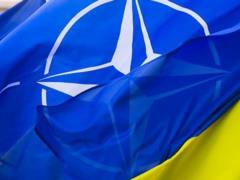 НАТО полностью поддерживает усилия Украины, направленные на выполнение Минских договоренностей