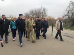Депутаты Верховной Рады посетили КПВВ  Станица Луганская 