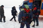 Экипажи вмерзших в лед Индигирки судов эвакуированы