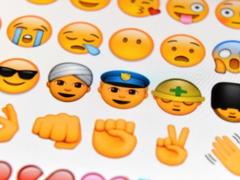 Apple ввела эмодзи с инвалидами