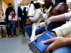 Боле 5 миллионов украинцев хотят покинуть страну в поисках лучшей работы
