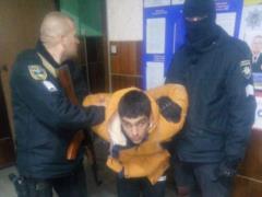 На Луганщине полицейские поймали сбежавшего из-под конвоя преступника