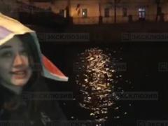 Russian woman in a cocked hat jumped into the sink after the historian-dissociator