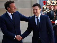Зеленский и Макрон по телефону обсудили подготовку к встрече в нормандском формате