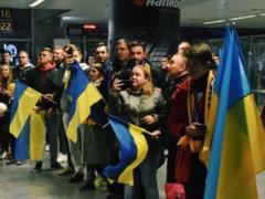 Слова благодарности и гордости. Как сборную Украины встретили после заключительного матча отбора Евро-2020