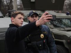 В Одессе школьники чуть не разобрали по винтикам новейшую гвардейскую технику
