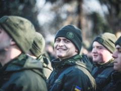 Понад 200 гвардійців Київського гарнізону склали присягу біля Верховної Ради