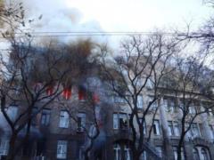В результате пожара в одесском колледже погибла студентка, еще 26 человек госпитализированы