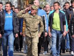 В Минобороны говорят, что военные уходят со службы, потому что не видят перспектив карьерного роста