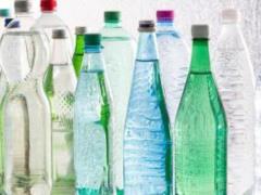 Люди получают в 44 раза больше опасного химиката из пластика