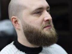 Врач рассказал, как могут навредить зимой усы и борода