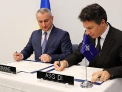 Украина и НАТО подписали очередную дорожную карту