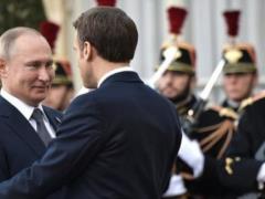 Макрон приедет к Путину на военный парад