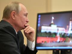 The Guardian: Путин продолжает пользоваться устаревшей операционной системой, несмотря на риск хакерских атак