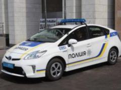 На Хрещатику група чоловіків напала на поліцейський патруль