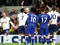 Сон не сдержал эмоций и получил красную за размахивание ногами