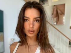 Эмили Ратаковски показла себя в купальнике в 14-летнем возрасте