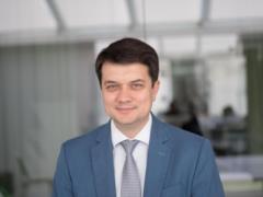 Разумков поздравил украинцев с Рождеством