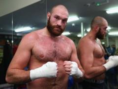 Фьюри показал старое фото, когда он весил более 180 килограмм