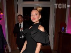44-летняя певица Sia призналась, что усыновила ребенка